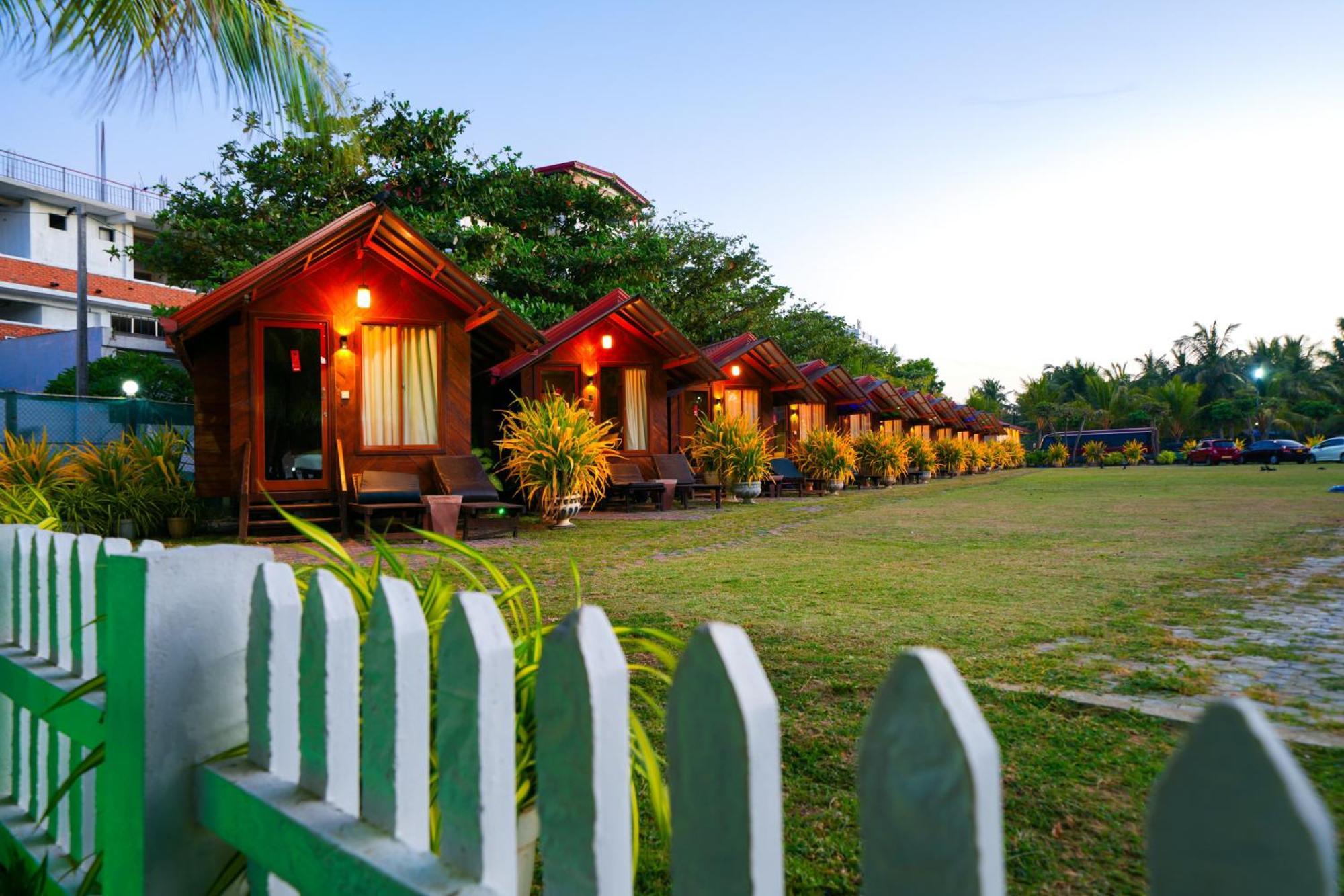 Jkab Beach Resort Тринкомали Экстерьер фото
