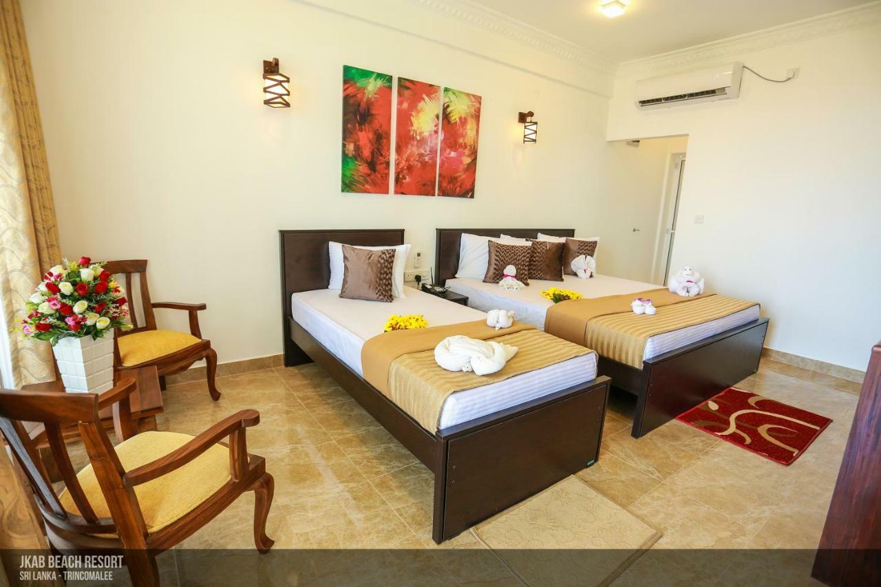 Jkab Beach Resort Тринкомали Экстерьер фото